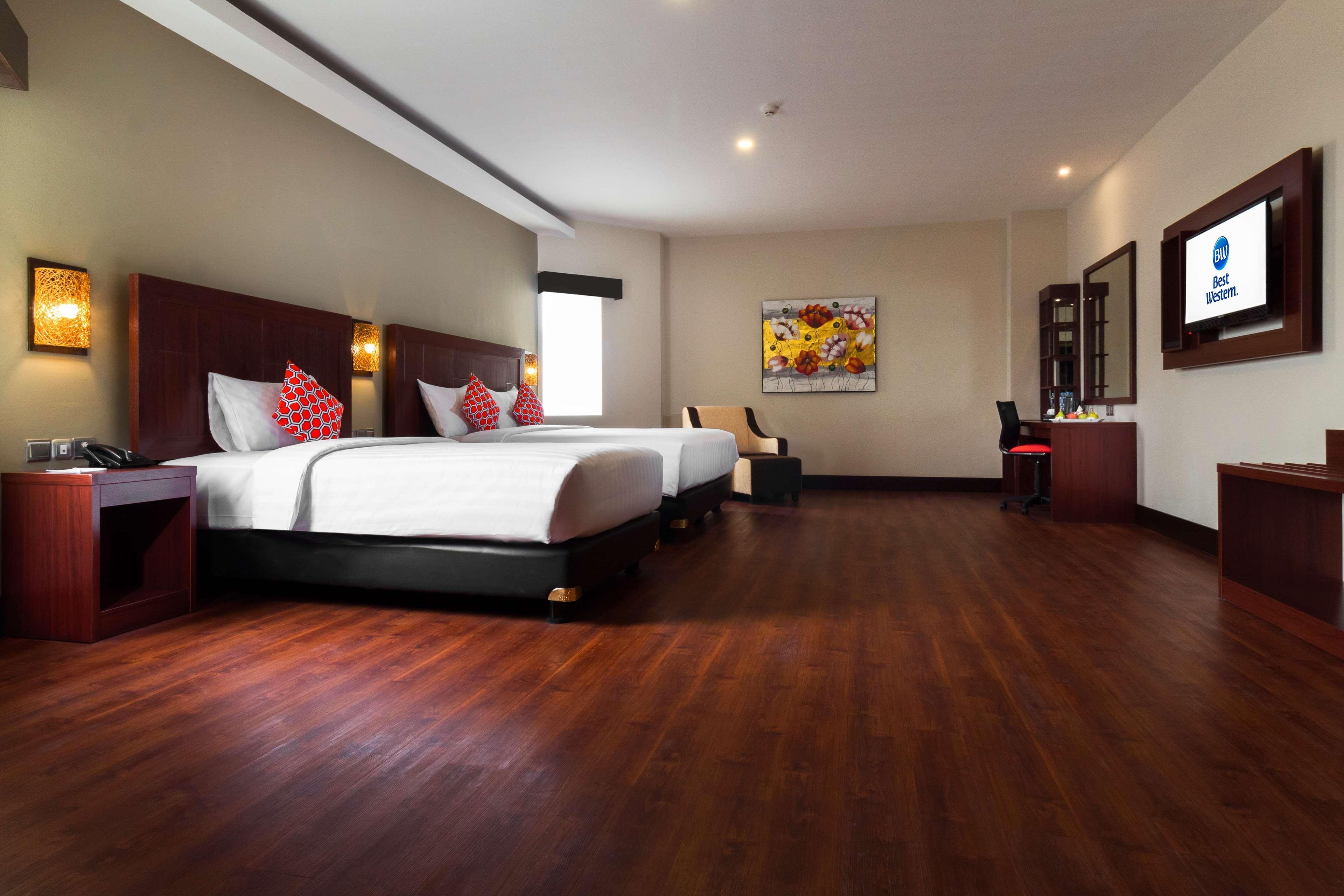 Best Western Plus Taft Inn Экстерьер фото
