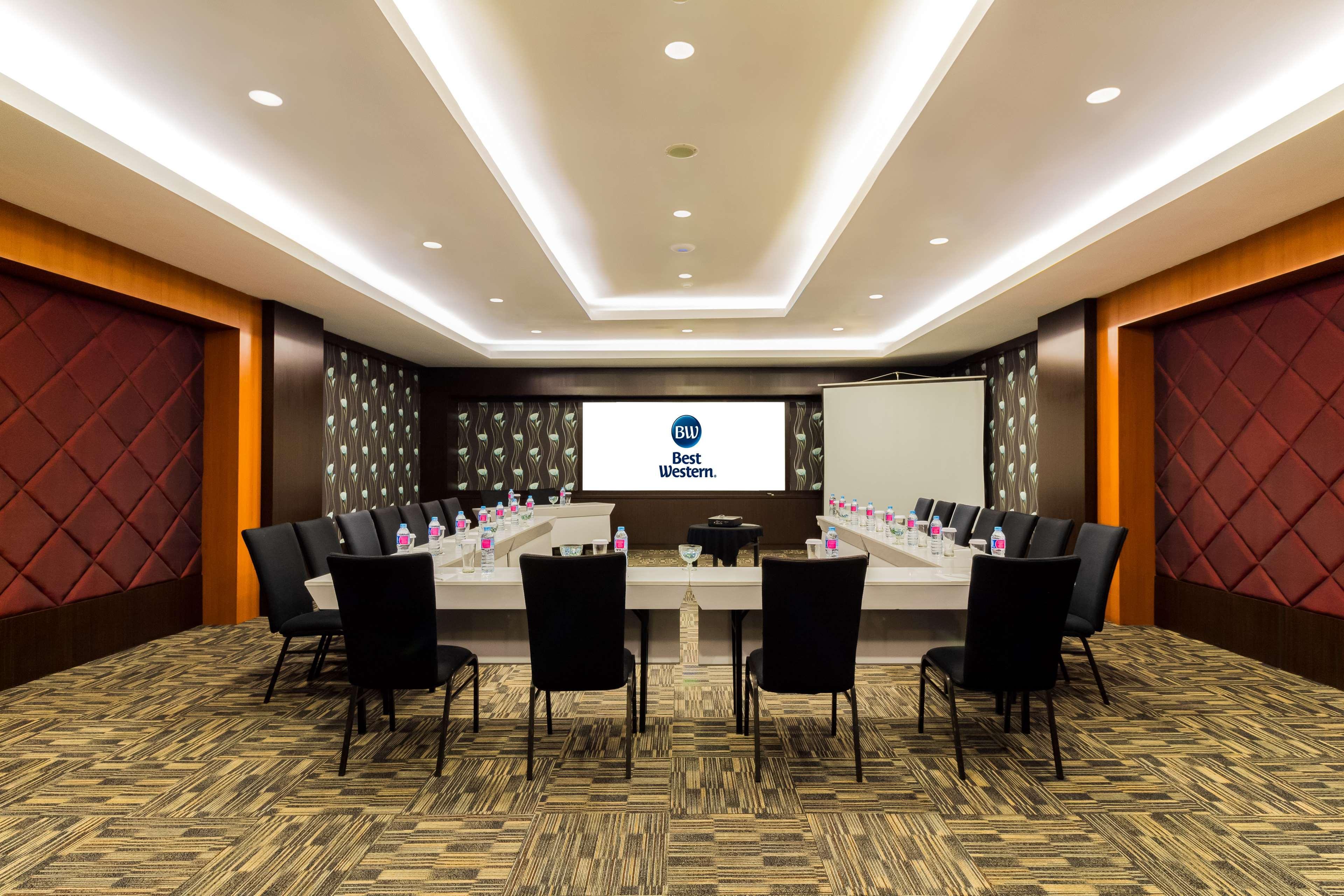 Best Western Plus Taft Inn Экстерьер фото