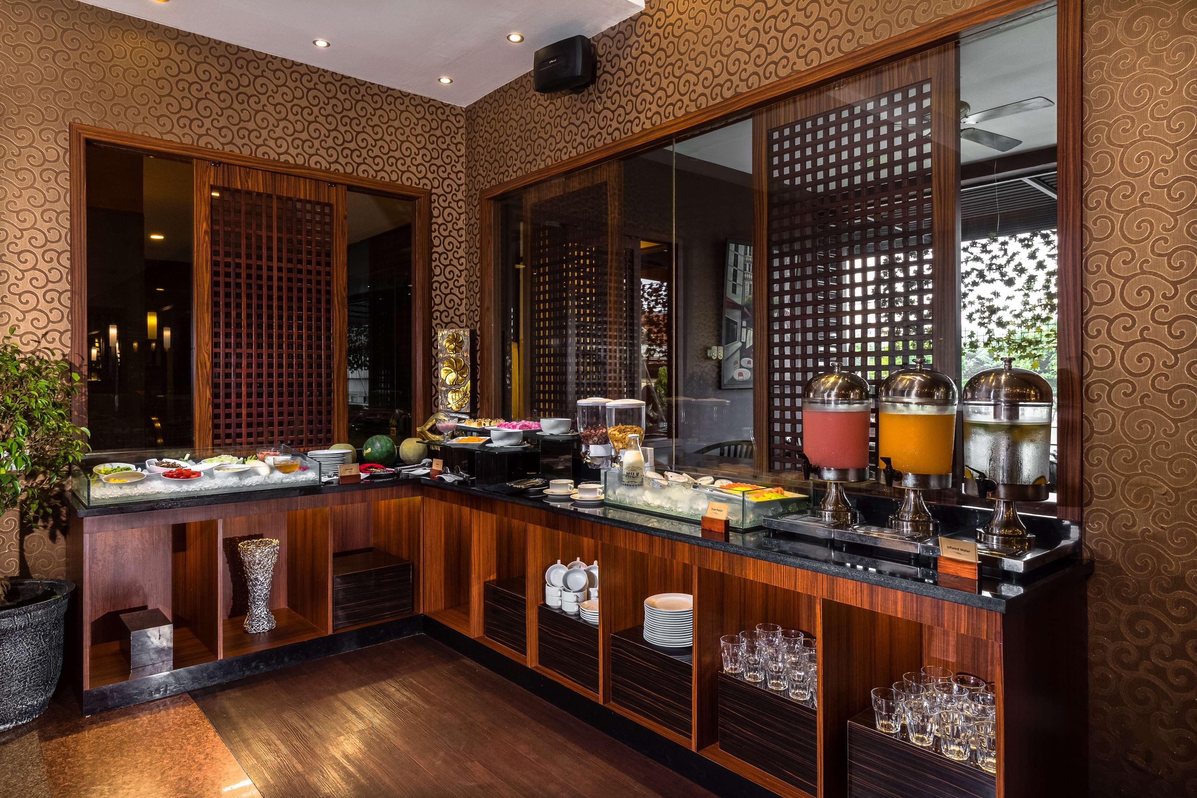 Best Western Plus Taft Inn Экстерьер фото