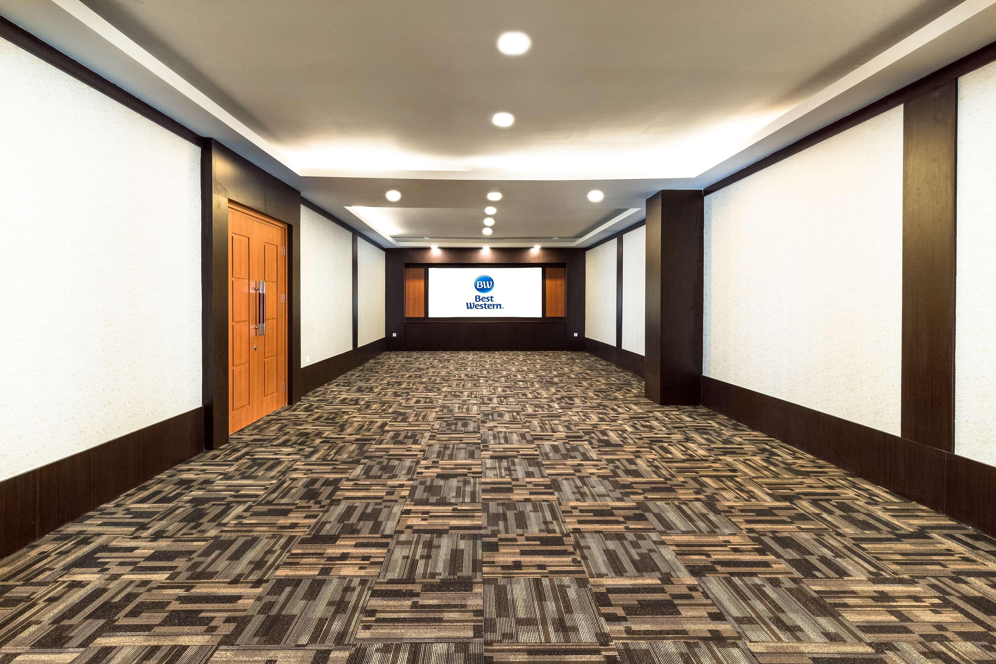 Best Western Plus Taft Inn Экстерьер фото